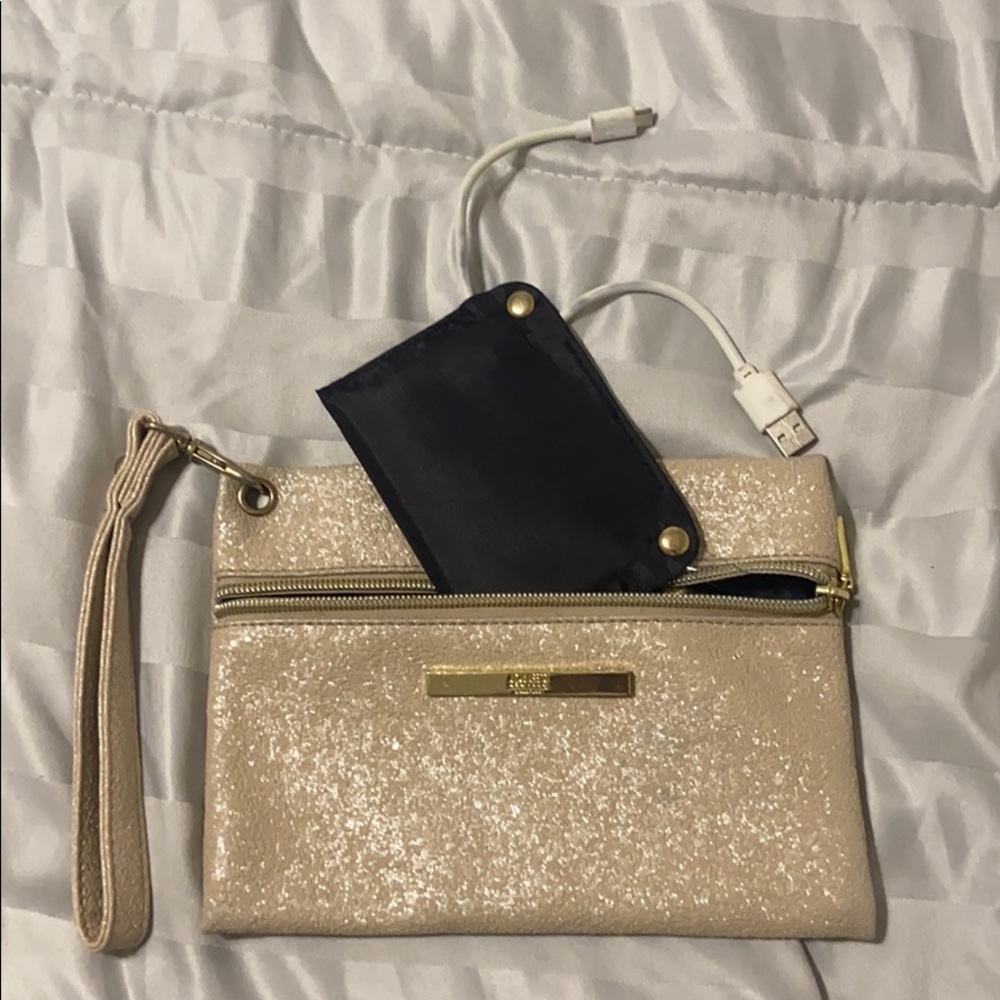 Wristlet with charger battery pack (android)